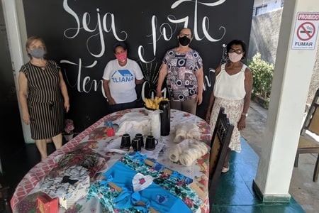 Oficina de artesanato e café da tarde
