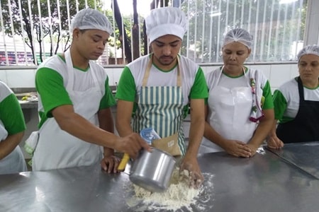 Alunos do curso de Padaria